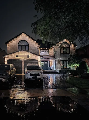 Finished permanent LED lighting installation on GTA home by Toronto Glow